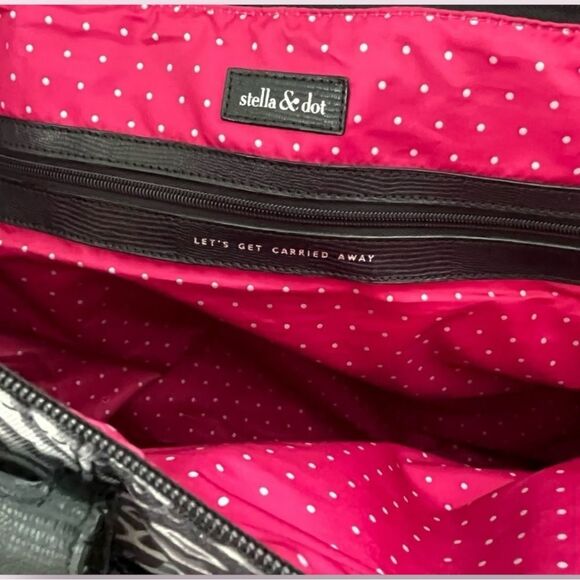 Stella & Dot Getaway Expandable Tote Bag Zebra Black White - Picture 7 of 16